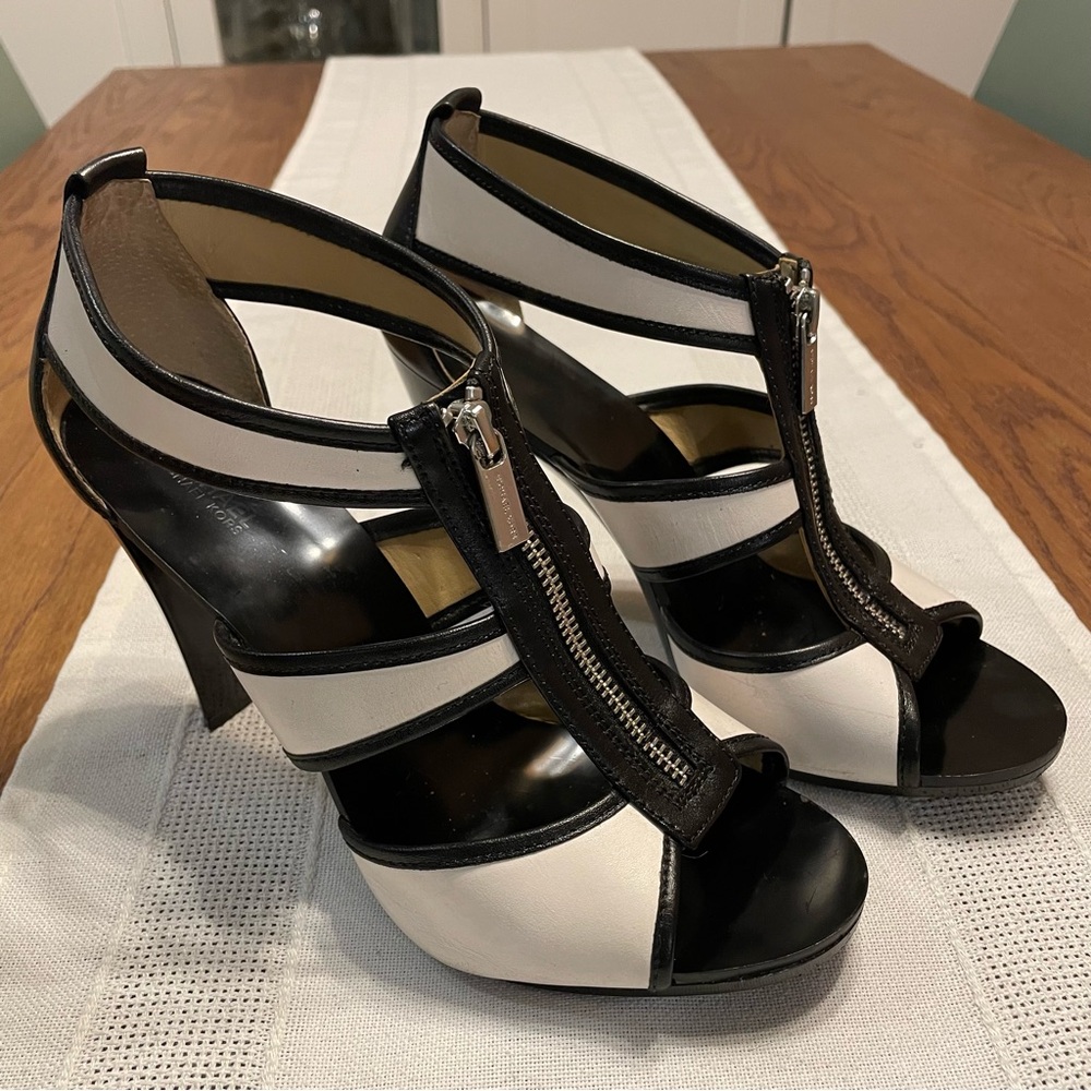 MICHAEL KORS Rare Black and White Heels Sz 9.5